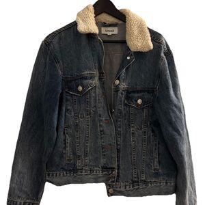 Unveil Women’s Size Large Wash Jean Trucker Jacket with Fuzzy Sherpa Collar
